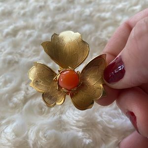 Gold tone retro brooch